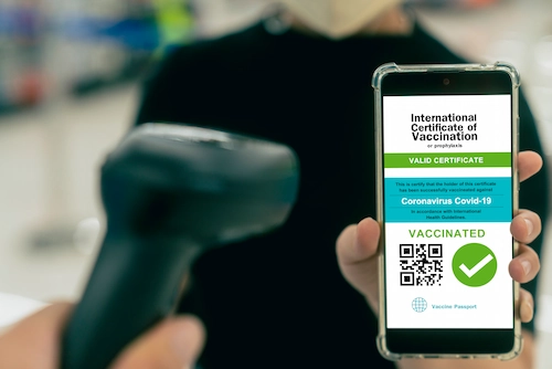 Should we bring the vaccination card of the country of origin when immigrating?
