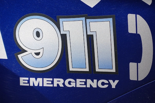 Consulting the Helpline and Emergency in Canada
